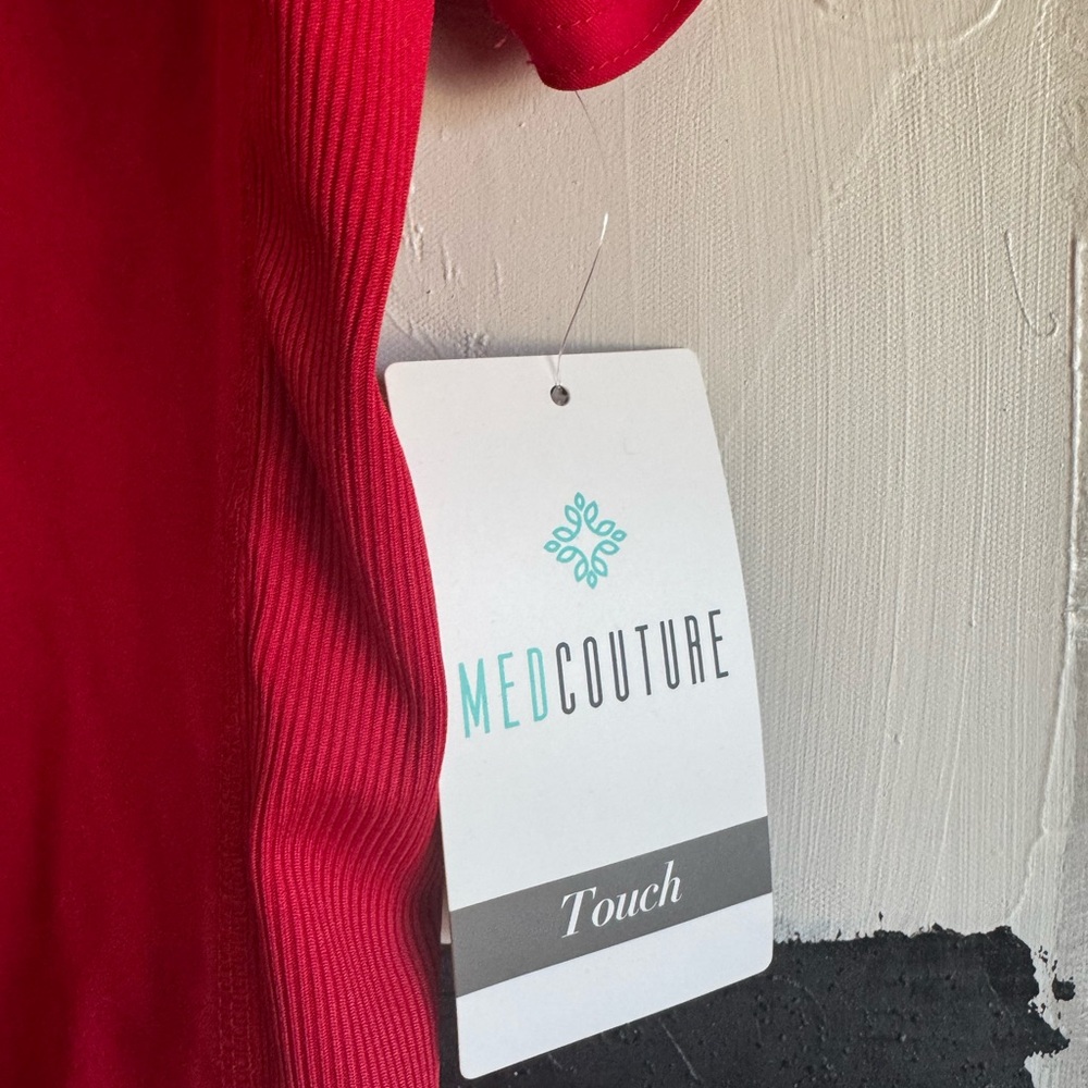 Med Couture Women's V-Neck Scrub Top in Red - Picture 3 of 4